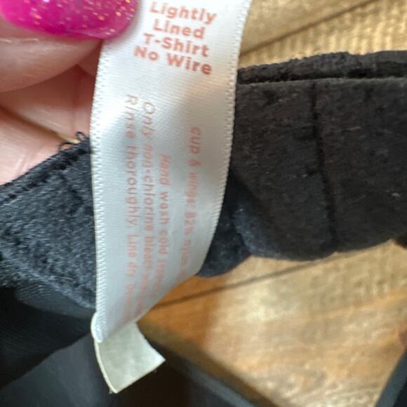 Cacique Lightly Lined T-Shirt Bra Black Wireless Seamless Stretch Size 44D - Picture 5 of 5